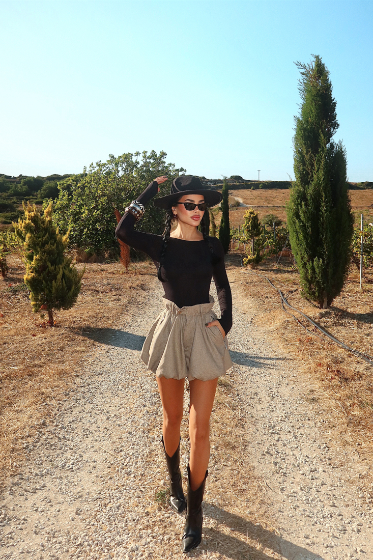 Krem Guizio Mini Etek Görünümlü Şort ATE-3600 - EYYO