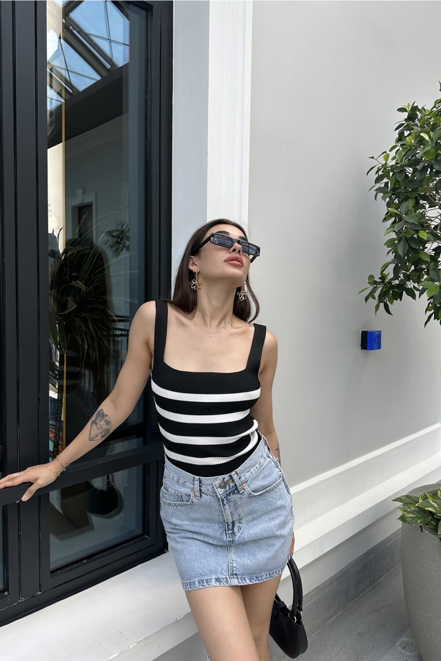 Siyah Askılı Kare Yaka Crop Top ATE7420 - 3