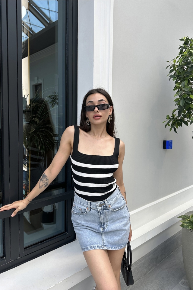 Siyah Askılı Kare Yaka Crop Top ATE7420 - 1